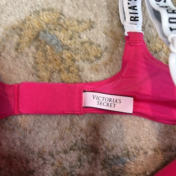 ⭐️Victoria’s Secret,34A/B, Adjustable Straps, Gorgeous Pink! Price is Firm - Picture 3 of 6